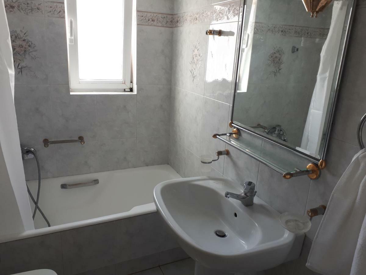 Apartment Sea View,big And Comfortable In Voula Athens